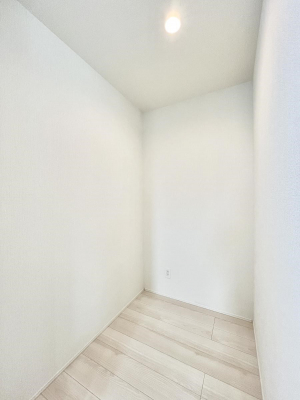 ���̑����ρ@�L�b�`���ɂ̓p���g���[�I�H�ނ̃X�g�b�N�͂������A���p�i�̎��[�Ȃǎg�����͂��낢��I