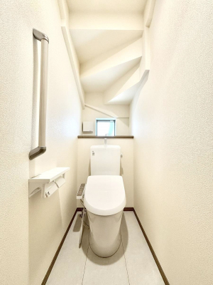 �g�C���@������B�������`Toilet�`�@�Y��E�X�b�L���E���K�ȃE�H�V�����b�g�t�g�C���ł��낰���Ԃł��B�̌������薾�邭�A���K��ԂƂȂ��Ă���܂��������g���ꏊ�����炱���̔z���ł��I