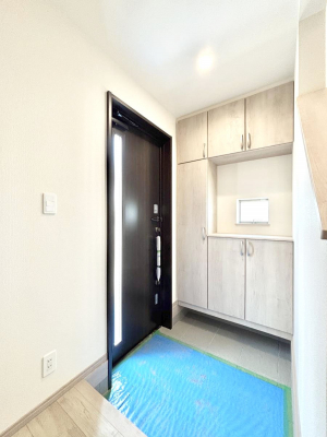 ���ց@������A�������`Entrance�`�@�Ƃ̒��ł��q�l���}����ŏ��̏ꏊ�ł��錺�ւ́A�Ƃ̈�ۂ��̂��̂ł��I�L�x�Ȍ��֎��[�ŁA����Y��ɕۂ��Ƃ��o���܂��􌺊ւɂ͂����Ղ���[�̉��ʔ��������I
