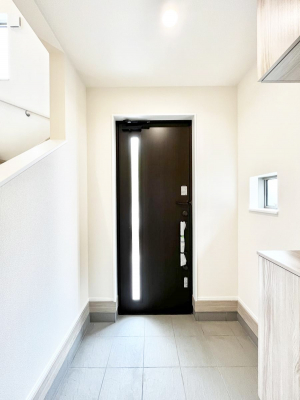 ���ց@�����`Entrance�`�@�Ƃ̒��ł��q�l���}����ŏ��̏ꏊ�ł��錺�ւ́A�Ƃ̈�ۂ��̂��̂ł��I�L�x�Ȍ��֎��[�ŁA����Y��ɕۂ��Ƃ��o���܂��􌺊ւɂ͂����Ղ���[�̉��ʔ��������I