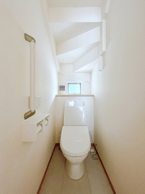�g�C���@������C�������`Toilet�`�@�Y��E�X�b�L���E���K�ȃE�H�V�����b�g�t�g�C���ł��낰���Ԃł��B�̌������薾�邭�A���K��ԂƂȂ��Ă���܂��������g���ꏊ�����炱���̔z���ł��I