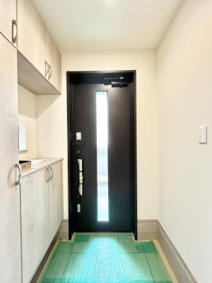 ���ց@������B�������`Entrance�`�@�Ƃ̒��ł��q�l���}����ŏ��̏ꏊ�ł��錺�ւ́A�Ƃ̈�ۂ��̂��̂ł��I�L�x�Ȍ��֎��[�ŁA����Y��ɕۂ��Ƃ��o���܂��􌺊ւɂ͂����Ղ���[�̉��ʔ��������I