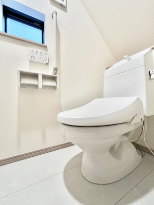 �g�C���@������B�������`Toilet�`�@�Y��E�X�b�L���E���K�ȃE�H�V�����b�g�t�g�C���ł��낰���Ԃł��B�̌������薾�邭�A���K��ԂƂȂ��Ă���܂��������g���ꏊ�����炱���̔z���ł��I