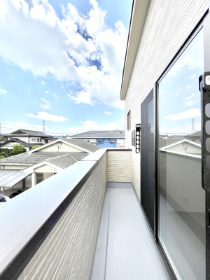 �o���R�j�[�@�������P�������`Balcony�`  �o���R�j�[�͉������z���������݁A���z�c����󕨂��C�����悭�������Ƃ��ł��܂��B�g���₷���J���I�ȃo���R�j�[�ł����z�����������Ղ�~�蒍���A�o���R�j�[�t���Z�܂��B  