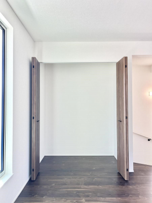 ���̑����ρ@���r���O���[�B�����Ɏ��[������ƕ����W�܂�LDK���X�b�L���Еt�������ł��ˁB  