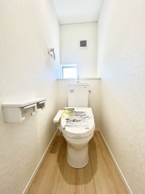 �g�C���@�g�C����1�K��2�K���ꂼ��ɔz�u����Ă��ĂƂĂ��֗��ł��B 