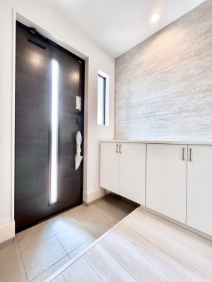 ���ց@�����`Entrance�`�@�Ƃ̒��ł��q�l���}����ŏ��̏ꏊ�ł��錺�ւ́A�Ƃ̈�ۂ��̂��̂ł��I�L�x�Ȍ��֎��[�ŁA����Y��ɕۂ��Ƃ��o���܂��􌺊ւɂ͂����Ղ���[�̉��ʔ��������I