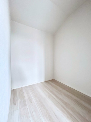 ���̑��@�����`Walk-in Closet�`�@�K�v�Ȃ��̂�R�[�f�B�l�[�g���ꗗ���Ċm�F�ł��A�g�x�x�⏀�����Z���ԂōςރE�H�[�N�C���N���[�[�b�g��ݒu���܂����B�Ƃ̒�����������Ƃ�����֗��Ȏ��[�X�y�[�X�ł��B