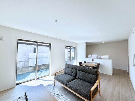 ���r���O�@�Z�ޕ��̌��������o�����A�C���e���A���l����̂��y���݂ȃ��r���O�ł��I 