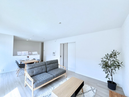 ���r���O�@�Ƒ��c���̎��Ԃ����������Ȃ��났�̃��r���O�_�C�j���O�B   