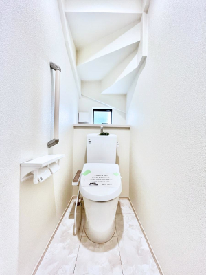 �g�C���@�����`Toilet�`�@�Y��E�X�b�L���E���K�ȃE�H�V�����b�g�t�g�C���ł��낰���Ԃł��B�g�C���͖����g�킴��𓾂Ȃ����́B����������ۂ������ł��ˁB�g�C����2��������̂Œ��̍��G���ɕ֗��ł��I