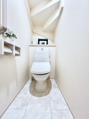 �g�C���@�����`Toilet�`�@�Y��E�X�b�L���E���K�ȃE�H�V�����b�g�t�g�C���ł��낰���Ԃł��B�g�C���͖����g�킴��𓾂Ȃ����́B����������ۂ������ł��ˁB�g�C����2��������̂Œ��̍��G���ɕ֗��ł��I