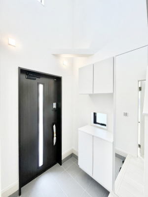 ���ց@�����`Entrance�`�@�Ƃ̒��ł��q�l���}����ŏ��̏ꏊ�ł��錺�ւ́A�Ƃ̈�ۂ��̂��̂ł��I�L�x�Ȍ��֎��[�ŁA����Y��ɕۂ��Ƃ��o���܂��􌺊ւɂ͂����Ղ���[�̉��ʔ��������I