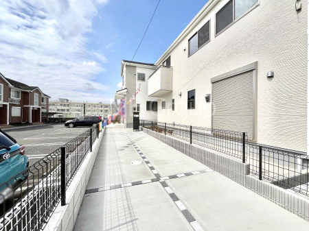 ���n�O�ώʐ^�@�������ꂽ�O�ρA�㎿�ȏZ��Ԃ��L���鎺���͉i�����S���ĉ߂�����Z���ł��B 