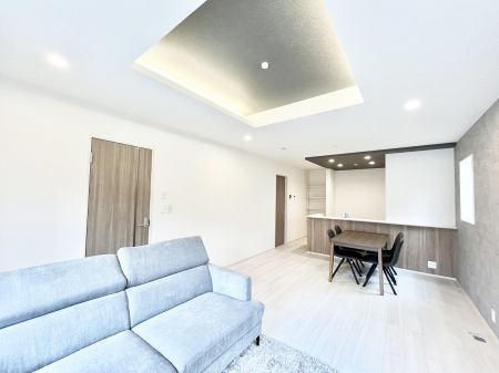 ���̑����ρ@�Ƒ��̏Ί炪���R�Ɛ��܂�Ă���A����ȕ��͋C�̃_�C�j���O�Ɏd�オ���Ă��܂�