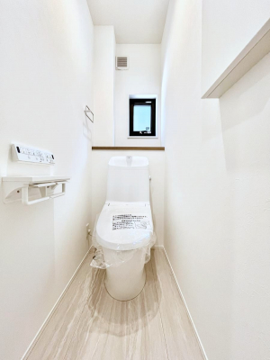 �g�C���@�g�C����1�K��2�K���ꂼ��ɔz�u����Ă��ĂƂĂ��֗��ł��B 