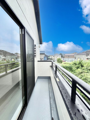 �o���R�j�[�@�����`Balcony�`  �o���R�j�[�͉������z���������݁A���z�c����󕨂��C�����悭�������Ƃ��ł��܂��B  �g���₷���J���I�ȃo���R�j�[�ł����z�����������Ղ�~�蒍���A�o���R�j�[�t���Z�܂��B  
