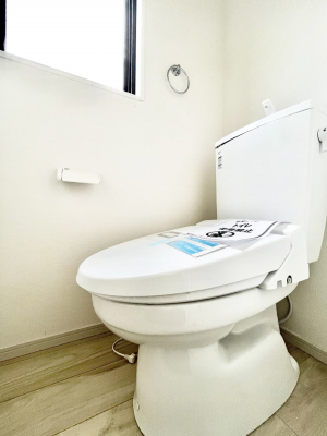 �g�C���@�����`Toilet�`�@�Y��E�X�b�L���E���K�ȃE�H�V�����b�g�t�g�C���ł��낰���Ԃł��B�g�C���͖����g�킴��𓾂Ȃ����́B����������ۂ������ł��ˁB�g�C����2��������̂Œ��̍��G���ɕ֗��ł��I