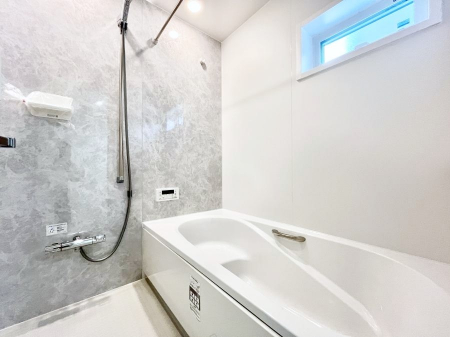 �����@����̔�������Ă���閾�邢�������̂���o�X���[���@