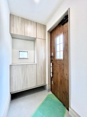 ���ց@�����`Entrance�`�@�Ƃ̒��ł��q�l���}����ŏ��̏ꏊ�ł��錺�ւ́A�Ƃ̈�ۂ��̂��̂ł��I�L�x�Ȍ��֎��[�ŁA����Y��ɕۂ��Ƃ��o���܂��􌺊ւɂ͂����Ղ���[�̉��ʔ��������I