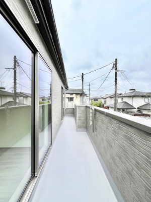 �o���R�j�[�@�����`Balcony�`  �o���R�j�[�͉������z���������݁A���z�c����󕨂��C�����悭�������Ƃ��ł��܂��B  �g���₷���J���I�ȃo���R�j�[�ł����z�����������Ղ�~�蒍���A�o���R�j�[�t���Z�܂��B  