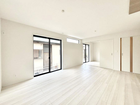 ���̑����ρ@�傫�ȑ����炽���Ղ�̗z���ƕ����������郊�r���O  