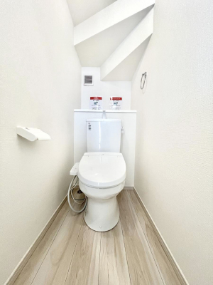 �g�C���@�g�C����1�K��2�K���ꂼ��ɔz�u����Ă��ĂƂĂ��֗��ł��B 