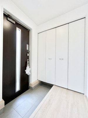 ���ց@�������Q�������`Entrance�`�@�Ƃ̒��ł��q�l���}����ŏ��̏ꏊ�ł��錺�ւ́A�Ƃ̈�ۂ��̂��̂ł��I�L�x�Ȍ��֎��[�ŁA����Y��ɕۂ��Ƃ��o���܂��􌺊ւɂ͂����Ղ���[�̉��ʔ��������I