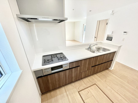 �L�b�`���@���������Ȃ���ł����Ƒ��Ƃ̉�b���y���߂�ΖʃL�b�`��