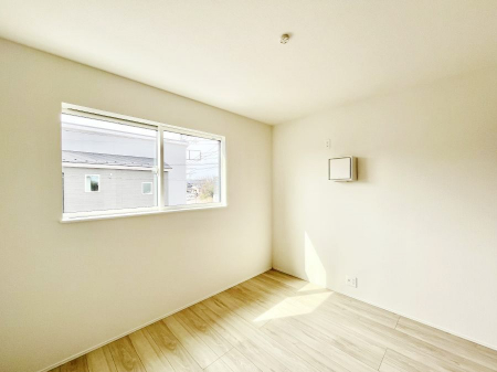 ���̑����ρ@�����`Bed Room�`�@�������������̂��ˌ��Ẵ����b�g�ł��B���Ƒ������������ƂŎ苷�Ɋ����Ă����Z�܂����ˌ��Ăł͊e�����v���C�o�V�[��ۂ��Ƃ��ł��܂��B�Z�܂��ɂ�Ƃ肪���܂�S�������b�N�X�ł��܂���