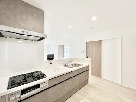 �L�b�`���@�����`Kitchen�`  ���r���O�����n����J�E���^�[�L�b�`���B  ���������Ȃ���Ƒ��ƃR�~���j�P�[�V�������Ƃ�邾���łȂ��A�傫�ȊJ���������邱�Ƃ��ł��܂��B  ���q�l�̐����������邱�Ƃ��ł��܂��ˁI