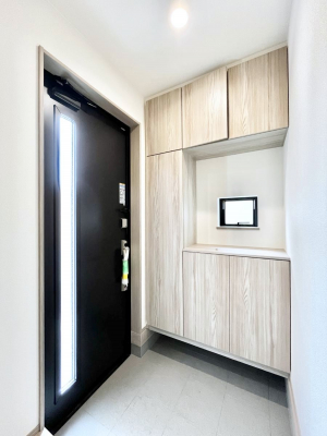 ���ց@�������P�������`Entrance�`�@�Ƃ̒��ł��q�l���}����ŏ��̏ꏊ�ł��錺�ւ́A�Ƃ̈�ۂ��̂��̂ł��I�L�x�Ȍ��֎��[�ŁA����Y��ɕۂ��Ƃ��o���܂��􌺊ւɂ͂����Ղ���[�̉��ʔ��������I
