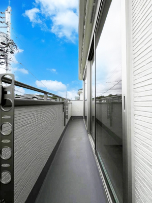 �o���R�j�[�@�����`Balcony�`  �o���R�j�[�͉������z���������݁A���z�c����󕨂��C�����悭�������Ƃ��ł��܂��B  �g���₷���J���I�ȃo���R�j�[�ł����z�����������Ղ�~�蒍���A�o���R�j�[�t���Z�܂��B  