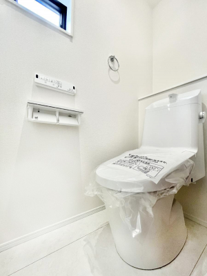 �g�C���@�����`Toilet�`�@�Y��E�X�b�L���E���K�ȃE�H�V�����b�g�t�g�C���ł��낰���Ԃł��B1�A2�K���Ƀg�C���X�y�[�X�I�̌������薾�邭�A���K��ԂƂȂ��Ă���܂��������g���ꏊ�����炱���̔z���ł��I