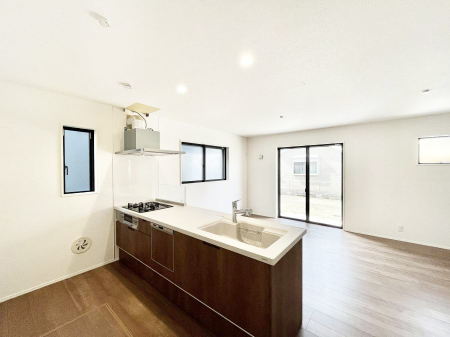 �L�b�`���@�����`Kitchen�`  ���r���O�����n����J�E���^�[�L�b�`���B  ���������Ȃ���Ƒ��ƃR�~���j�P�[�V�������Ƃ�邾���łȂ��A�傫�ȊJ���������邱�Ƃ��ł��܂��B  ���q�l�̐����������邱�Ƃ��ł��܂��ˁI