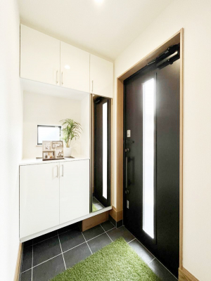 ���ց@������B�������`Entrance�`�@�Ƃ̒��ł��q�l���}����ŏ��̏ꏊ�ł��錺�ւ́A�Ƃ̈�ۂ��̂��̂ł��I�L�x�Ȍ��֎��[�ŁA����Y��ɕۂ��Ƃ��o���܂��􌺊ւɂ͂����Ղ���[�̉��ʔ��������I