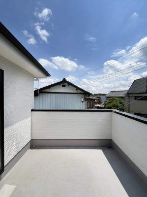 �o���R�j�[�@�����`Balcony�`  �o���R�j�[�͉������z���������݁A���z�c����󕨂��C�����悭�������Ƃ��ł��܂��B  �g���₷���J���I�ȃo���R�j�[�ł����z�����������Ղ�~�蒍���A�o���R�j�[�t���Z�܂��B  