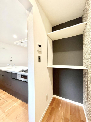 ���̑����ρ@�ݔ���No.2���L�b�`���ɂ̓p���g���[�I�H�ނ̃X�g�b�N�͂������A���p�i�̎��[�Ȃǎg�����͂��낢��I