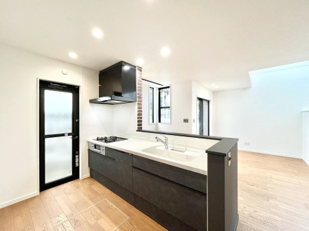 �L�b�`���@������No.1���`Kitchen�`�@�u���������͉�����낤�v����ȃL�b�`���Ȃ�v�������藿�����ł����Ⴂ�܂��B�L�b�`������̓��r���O����]�ł��܂��B�Ƒ����Ȃ��邨�Ƃ������ɂ������܂��B