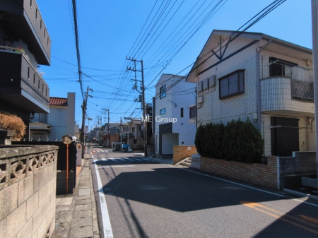 ���n�O�ώʐ^�@�`Exterior�`�@�O�ʓ��H�F�k 7.4m �����@�O�ʓ��H�͊ՐÂȏZ��n���͂���Ԓʂ�̏��Ȃ����H�B���Ԃ̏o��������炭�炭�ł��I���s���_�E���n���w�̂���]�́A���C�y�ɂ��₢���킹���������I