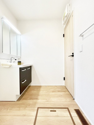 ���̑��@��Ƃ�̐��ʃX�y�[�X�Œ��̐g�x�x�����N���N