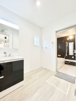 ���̑��@�������P�������`Dressing Room�`�@�Â��Ȃ肪���Ȑ��ʏ�����������ƍ̌��Ɗ��C���\�Ȃ̂ŋC�����悭���g�������܂��B�O�ʋ��^�C�v�̐��ʑ�͋������[�ŎU�炩�肪���Ȑ��ʏ����X�b�L����