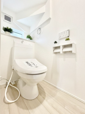 �g�C���@�������P�������`Toilet�`�@�������̂��鐅����g�C���̓E�H�V�����b�g�t���ł����g�C���͖����g�킴��𓾂Ȃ����́B����������ۂ������ł��ˁB�g�C����2��������̂Œ��̍��G���ɕ֗��ł��I