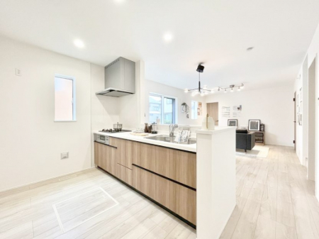 �L�b�`���@�������P�������`Kitchen�`�@�u���������͉�����낤�v����ȃL�b�`���Ȃ�v�������藿�����ł����Ⴂ�܂��B�L�b�`������̓��r���O����]�ł��܂��B�Ƒ����Ȃ��邨�Ƃ������ɂ������܂��B