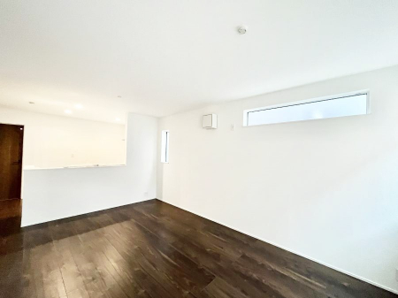 ���r���O�@�������Q�������`Living�`�@�����ɂ݂͂�Ȃ��W���A�H���Ɗy������b���n�܂�B�b�ɖ����ɂȂ肷���āA��������Y��锼�߂��ɂȂ��Ă��܂��B����ȑ��̊Ԃ̍K�������������Ă����ꏊ�ł��肽���B