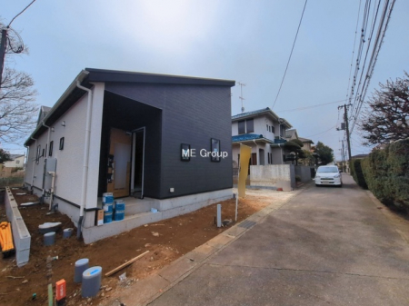 ���n�O�ώʐ^�@�`Exterior�`�@�O�ʓ��H�F �� 4m �����@�O�ʓ��H�͊ՐÂȏZ��n���͂���Ԓʂ�̏��Ȃ����H�B���Ԃ̏o��������炭�炭�ł��I���s���_�E���n���w�̂���]�́A���C�y�ɂ��₢���킹���������I