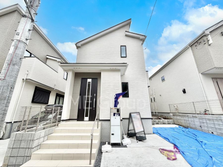 ���n�O�ώʐ^�@�O�ρ`Exterior�`�@��s���œ���̃X���[���C�t���΂Ɉ͂܂ꂽ�y�n�͓s��̌�����Y���ꂻ���B�l�G��ʂ��Ď��R�ƐG�ꍇ����X�|�b�g�����ӂɂ͐��肾������I�Z�݂����Ȃ�ƁB��炵�������B