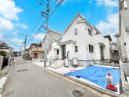 ���n�O�ώʐ^�@�O�ρ`Exterior�`�@�O�ʓ��H�F�k�� 4m �����@�O�ʓ��H�͊ՐÂȏZ��n���͂���Ԓʂ�̏��Ȃ����H�B���Ԃ̏o��������炭�炭�ł��I���s���_�E���n���w�̂���]�́A���C�y�ɂ��₢���킹���������I