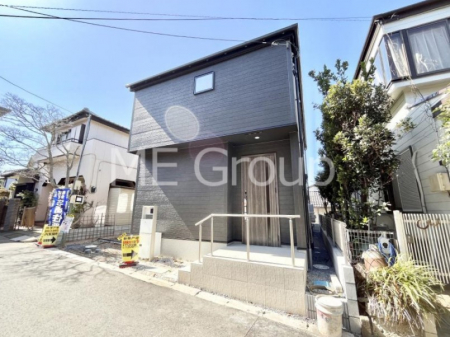 ���n�O�ώʐ^�@�O�ρ`Exterior�`�@�O�ʓ��H�F�� 4m �����@�O�ʓ��H�͊ՐÂȏZ��n���͂���Ԓʂ�̏��Ȃ����H�B���Ԃ̏o��������炭�炭�ł��I���s���_�E���n���w�̂���]�́A���C�y�ɂ��₢���킹���������I