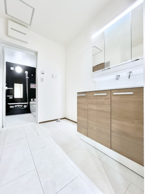 ���̑��@�������̂�����K��Ԃł��B�����̐g�x�x���C�����ǂ����g�������܂��B 